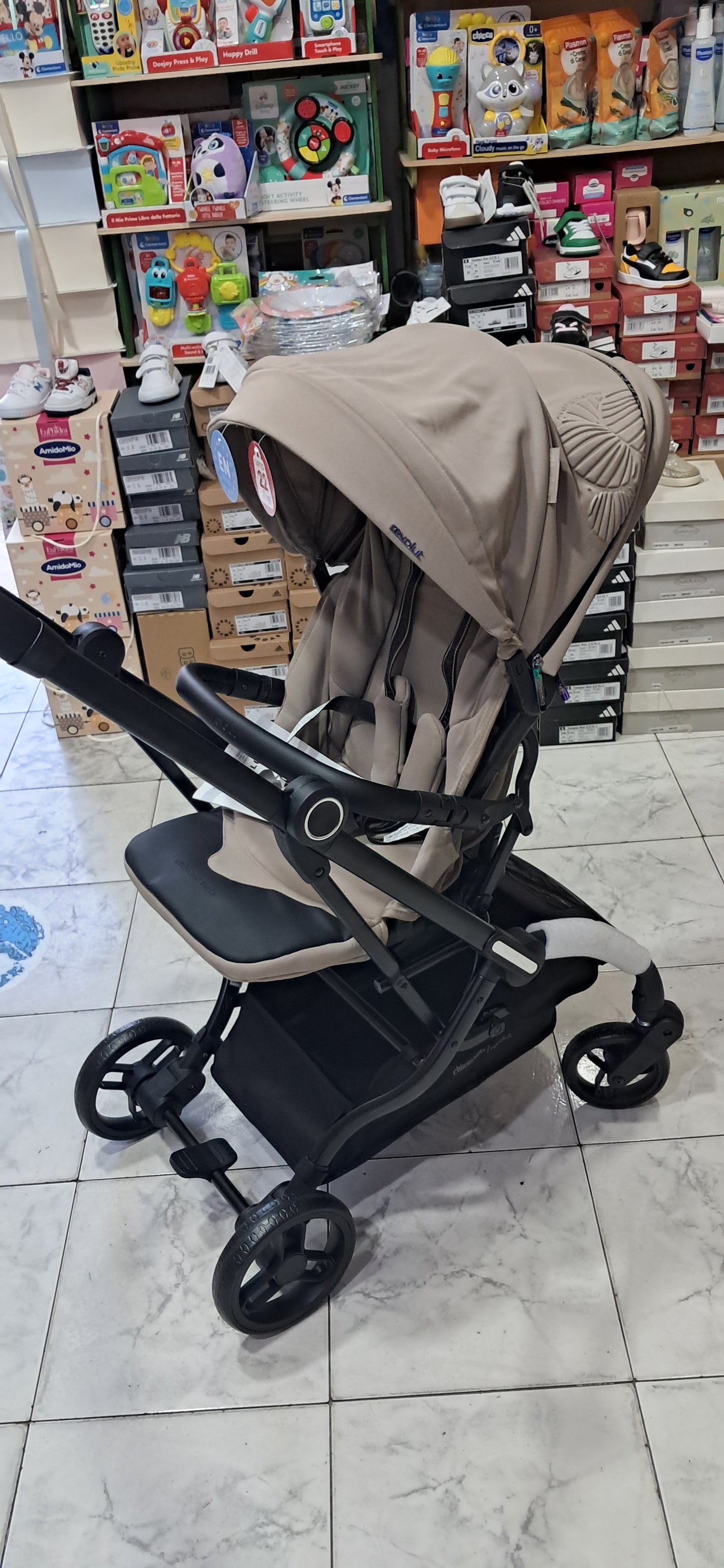 Passeggino reversibile fronte mamma